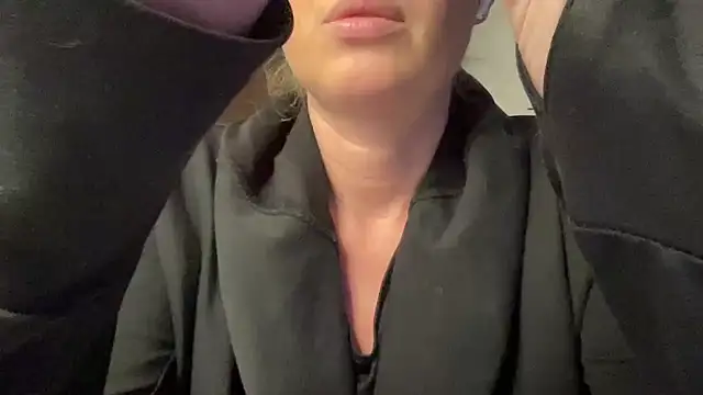 Ameli8 online show from December 14, 2025, 3:06 pm