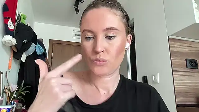 Ameli8 online show from December 15, 2025, 8:20 am