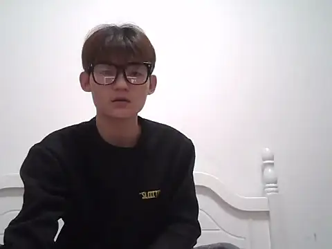 xiaomeng2563 online show from November 6, 2025, 10:52 am