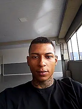 Snapshot of oPretin013 chatting on November 5, 2025, 4:10 pm oPretin013 online show from November 5, 2025, 4:10 pm