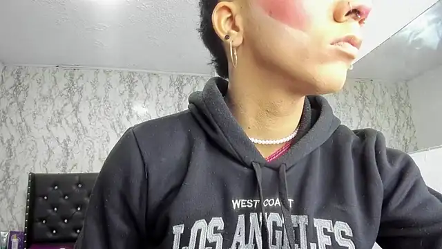 Lovers Spicy online show from December 2, 2025, 1:13 pm