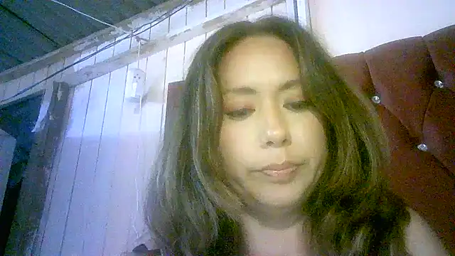 Snapshot of Zulreyna chatting on February 14, 2026, 5:07 am Zulreyna online show from February 14, 2026, 5:07 am