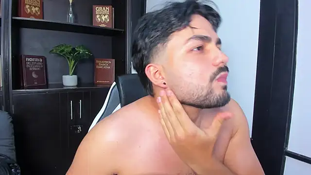 Snapshot of JonnSnow_ chatting on November 7, 2025, 4:06 am JonnSnow online show from November 7, 2025, 4:06 am