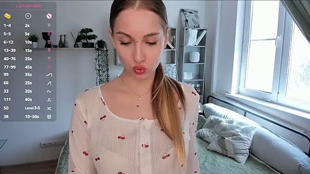 TawnyaVanschaick online show from April 22, 2026, 10:55 am