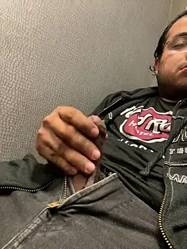 Alex281225 online show from November 5, 2025, 7:39 pm