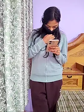 Student12th online show from December 21, 2025, 4:58 am