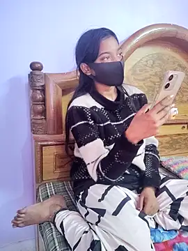 Student12th online show from December 20, 2025, 4:48 am