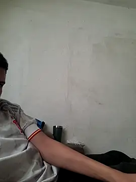 Snapshot of casadodequebra chatting on March 12, 2026, 5:06 pm casadodequebra online show from March 12, 2026, 5:06 pm