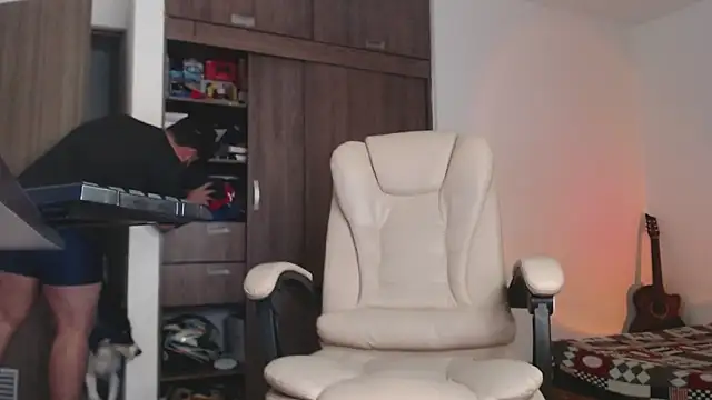 Dante Bonett online show from November 10, 2025, 9:42 pm