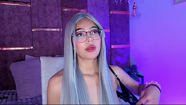 Snapshot of _ViolletteNoir_ chatting on November 20, 2025, 8:09 pm ViolletteNoir online show from November 20, 2025, 8:09 pm