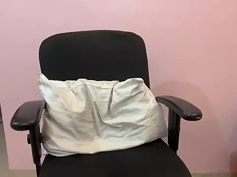 Snapshot of sexy_rawya chatting on February 7, 2026, 1:24 am sexy rawya online show from February 7, 2026, 1:24 am