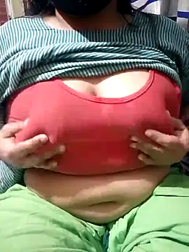 Snapshot of angelboudi0592 chatting on November 8, 2025, 12:42 pm angelboudi0592 online show from November 8, 2025, 12:42 pm