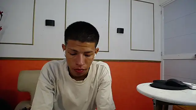 Tessachains 2  online show from December 17, 2025, 3:33 am