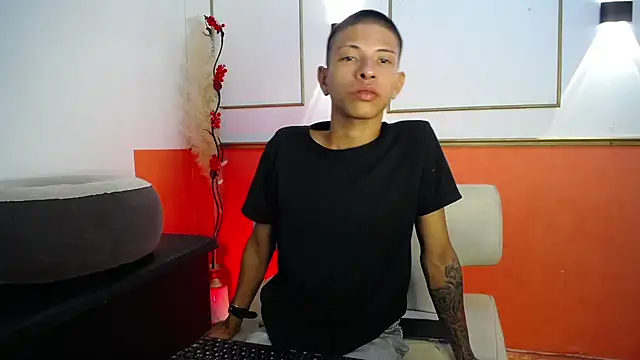 Tessachains 2  online show from December 4, 2025, 2:10 am