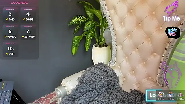 Emmafranco online show from November 8, 2025, 2:53 pm