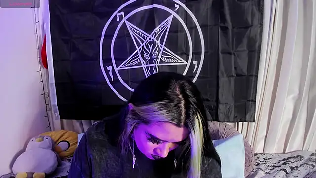 Lilith Zenith  online show from February 13, 2026, 3:39 am