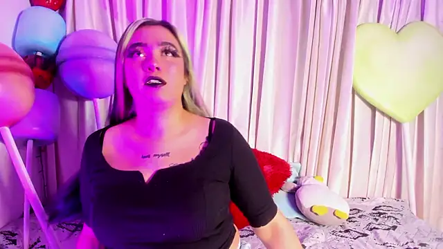 Lilith Zenith  online show from February 8, 2026, 4:21 am