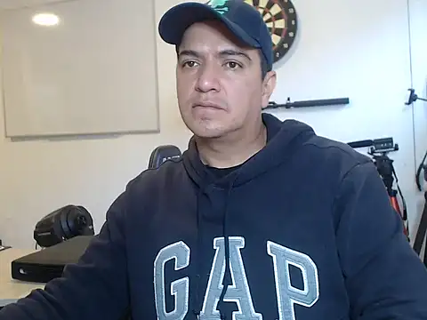 yayo 33 online show from November 6, 2025, 8:57 pm