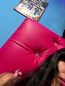 Chiquinquira3 online show from November 25, 2025, 4:57 am