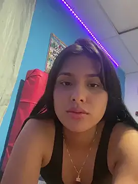 Chiquinquira3 online show from November 16, 2025, 3:44 am