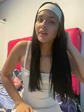 Chiquinquira3 online show from April 18, 2026, 5:10 am
