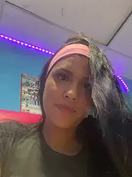 Chiquinquira3 online show from November 15, 2025, 4:16 am