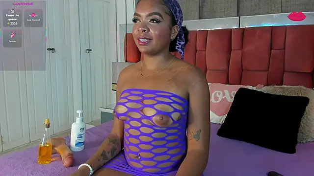 Snapshot of RubyCrox chatting on April 22, 2026, 3:35 am RubyCrox online show from April 22, 2026, 3:35 am