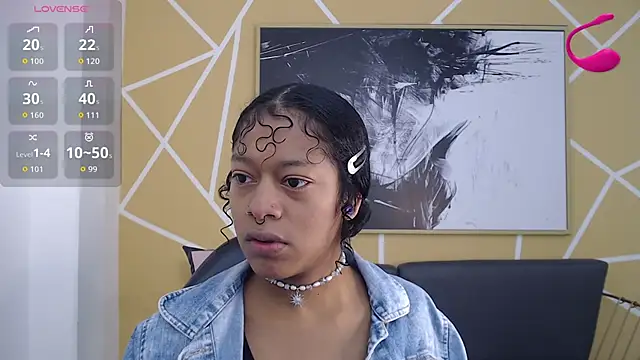 Agatha Amaya online show from November 7, 2025, 1:04 pm