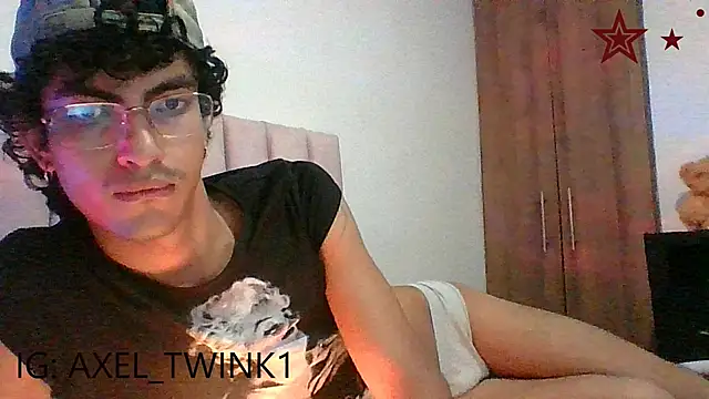 axel love13 online show from December 16, 2025, 5:22 am