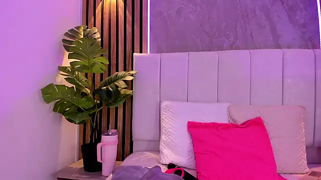 Carlotta de velour online show from March 20, 2026, 3:07 am