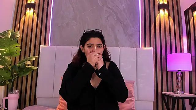 Carlotta de velour online show from March 27, 2026, 3:15 am