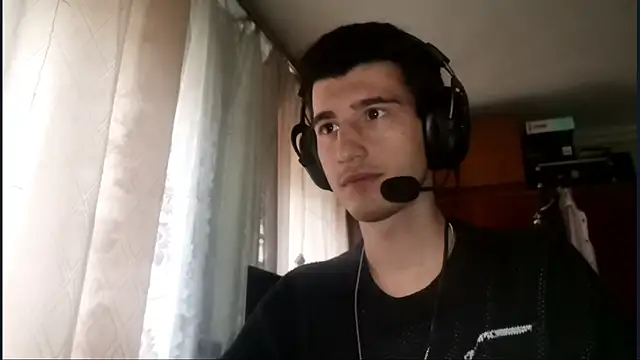 JamesLagerfeld online show from November 6, 2025, 10:19 am