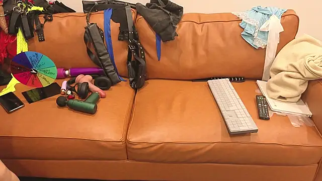 JadeStarUK online show from January 19, 2026, 2:15 am