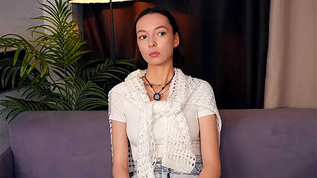 IvetteZermeno online show from November 6, 2025, 3:38 pm