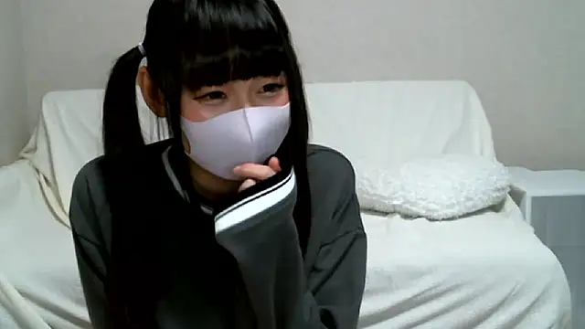 yuna-yourgirlfriend online show from November 29, 2025, 2:39 pm