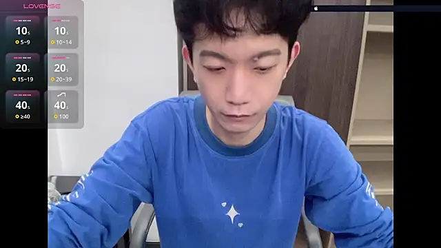 Snapshot of CouplingCry chatting on May 10, 2026, 3:47 pm CouplingCry online show from May 10, 2026, 3:47 pm