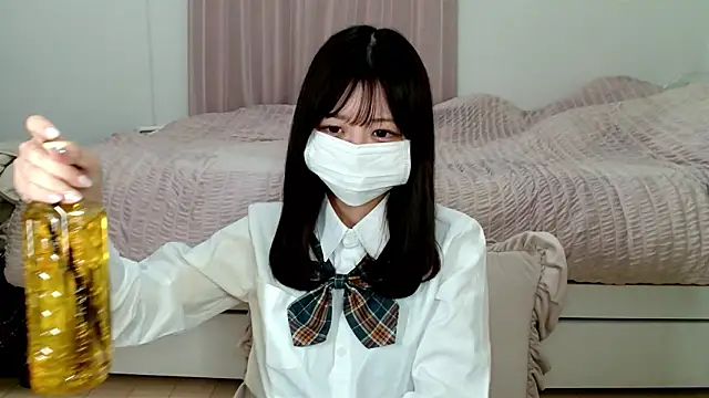  Runa  online show from November 10, 2025, 5:23 am