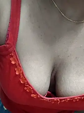 Miss dolli online show from December 2, 2025, 11:39 pm