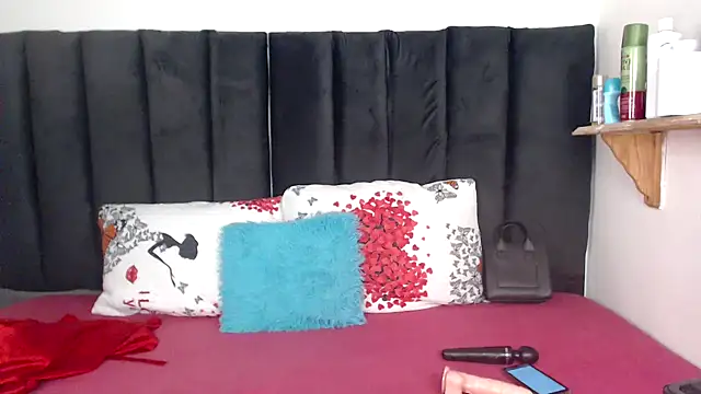 Miss-Berries online show from February 8, 2026, 12:36 pm