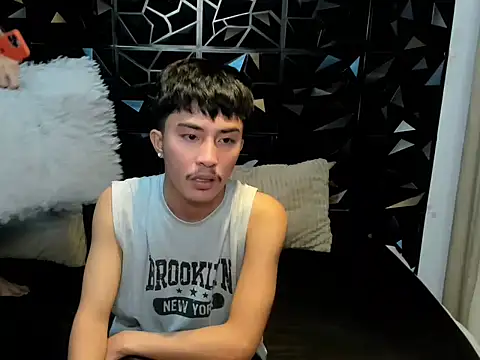 Urloverhardcock online show from April 23, 2026, 4:52 am