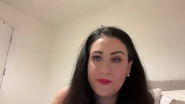 Snapshot of Celeste-Noir chatting on December 2, 2025, 5:53 am Celeste-Noir online show from December 2, 2025, 5:53 am