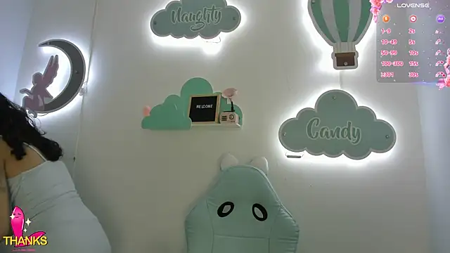  vaiolet owo online show from December 20, 2025, 5:21 am