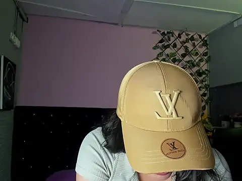 Snapshot of Dhany_Naugthy_ chatting on November 7, 2025, 7:40 pm Dhany Naugthy online show from November 7, 2025, 7:40 pm