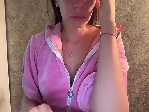 Snapshot of Angelinaa19 chatting on November 13, 2025, 9:19 pm Angelinaa19 online show from November 13, 2025, 9:19 pm