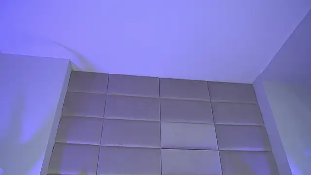 KatiaFinesse online show from November 13, 2025, 4:33 pm