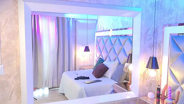 crystal gilton online show from January 7, 2026, 7:19 pm