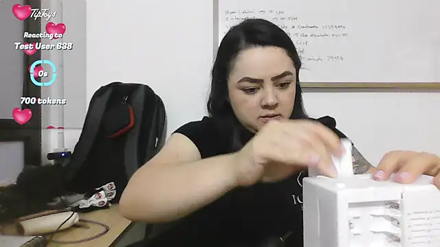 cleo wale  online show from December 16, 2025, 10:47 pm