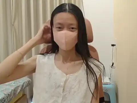 Lil-Cherries online show from January 12, 2026, 9:27 am