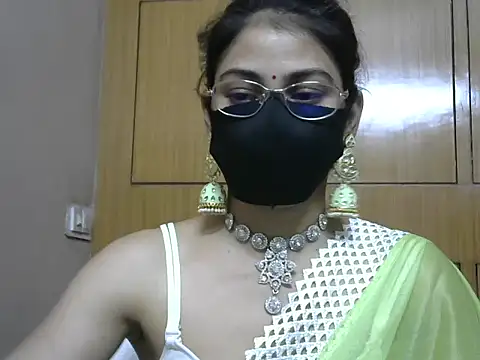 Snapshot of Fairy_Pie chatting on June 7, 2026, 7:52 pm Fairy Pie online show from June 7, 2026, 7:52 pm