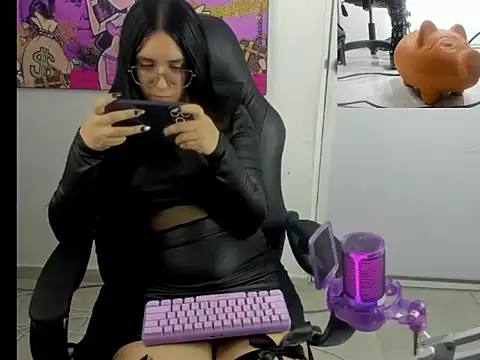 queen findom1 online show from February 3, 2026, 6:22 am